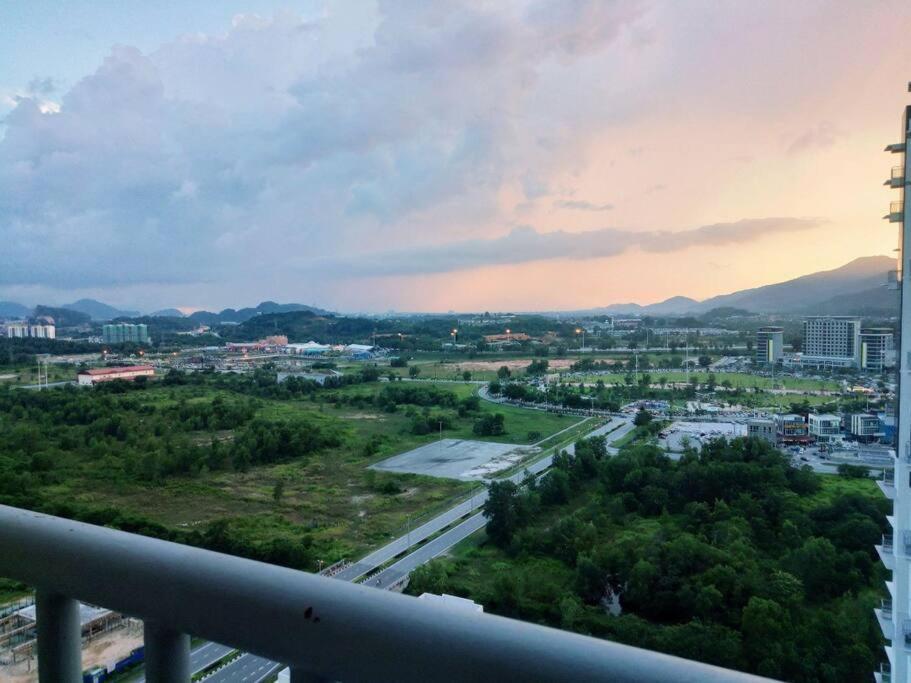 Luxurious Homestay 3Br With Pool Meru Ipoh 8 Pax Екстериор снимка
