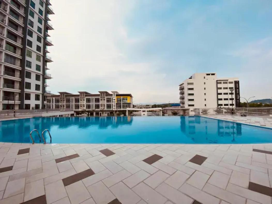 Luxurious Homestay 3Br With Pool Meru Ipoh 8 Pax Екстериор снимка
